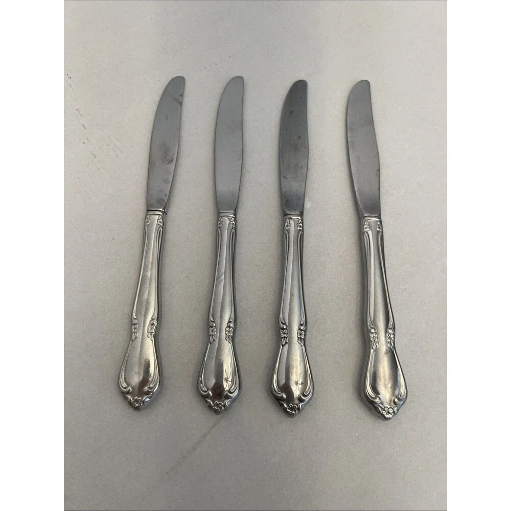 Set of 4 Oneidacraft Deluxe Chateau Stainless Steel Dinner Knives